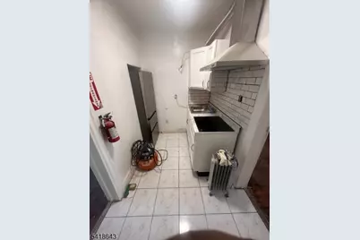 45 Finlay Pl, Newark, NJ 07106 - Photo 9