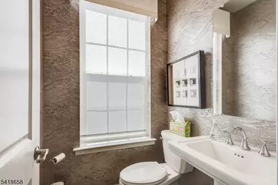 81 Eastwood Ter, East Hanover Township, NJ 07936 - Photo 17