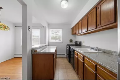 43 Conforti Ave #25, West Orange Township, NJ 07052 - Photo 5