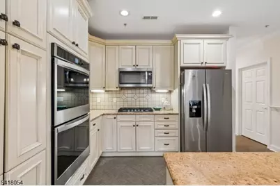 5205 Pointe Gate Dr, Livingston, NJ 07039 - Photo 7