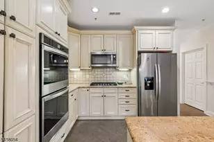 5205 Pointe Gate Dr, Livingston, NJ 07039 - Photo 7