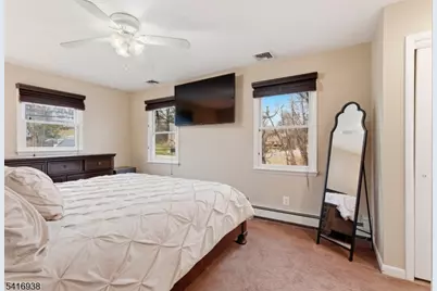 27 Schwarz Blvd, Jefferson Township, NJ 07849 - Photo 15