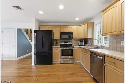 27 Schwarz Blvd, Jefferson Township, NJ 07849 - Photo 9