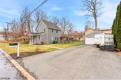 27 Schwarz Blvd, Jefferson Township, NJ 07849 - Photo 3