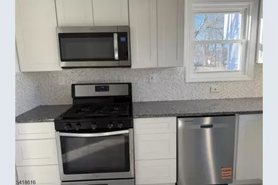 1127 Earle Pl, Plainfield, NJ 07062 - Photo 5