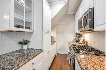 27 Mountain Ave, Wanaque, NJ 07465 - Photo 11