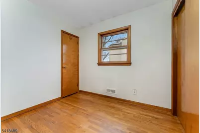 130 Howard Ave, South Bound Brook Boro, NJ 08880 - Photo 9