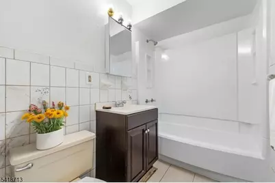 250 Clendenny Ave #4, Jersey City, NJ 07304 - Photo 9