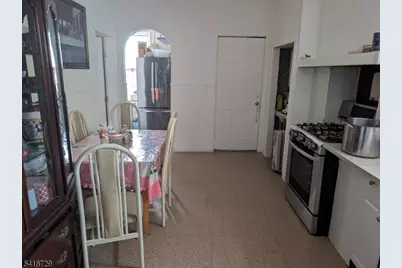 326 Elm St, Perth Amboy, NJ 08861 - Photo 13