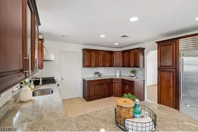 36 Scarsdale Dr, Livingston, NJ 07039 - Photo 13