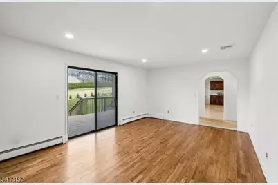 36 Scarsdale Dr, Livingston, NJ 07039 - Photo 9