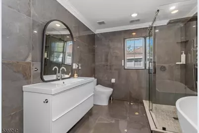 24 Bluffs Ct, Hamburg, NJ 07419 - Photo 29