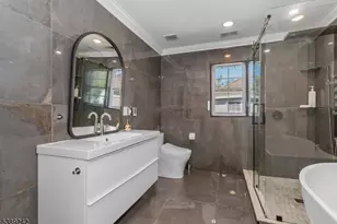 24 Bluffs Ct, Hamburg, NJ 07419 - Photo 29