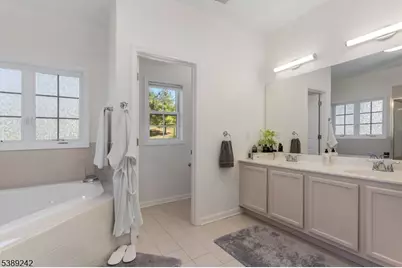 24 Bluffs Ct, Hamburg, NJ 07419 - Photo 15