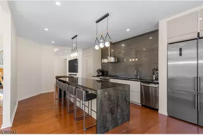 24 Bluffs Ct, Hamburg, NJ 07419 - Photo 9