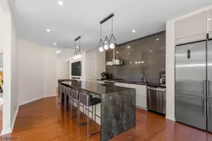 24 Bluffs Ct, Hamburg, NJ 07419 - Photo 9