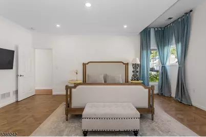 24 Bluffs Ct, Hamburg, NJ 07419 - Photo 15