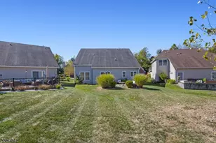 24 Bluffs Ct, Hamburg, NJ 07419 - Photo 33