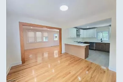 18 Adams Ter, Clifton, NJ 07013 - Photo 3