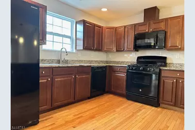 33 Ronald Dr, Franklin Township, NJ 08873 - Photo 5