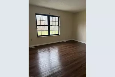 246 Hampshire Ct, Piscataway Township, NJ 08854 - Photo 5