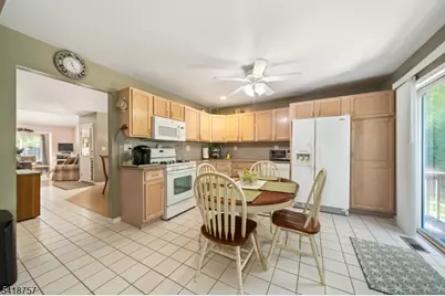 10 Wind Meadow Trl, Hardyston Township, NJ 07419 - Photo 5