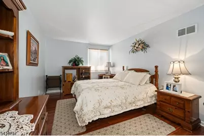 10 Wind Meadow Trl, Hardyston Township, NJ 07419 - Photo 15