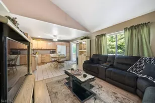 10 Wind Meadow Trail, Hardyston Township, NJ 07419 - Photo 7