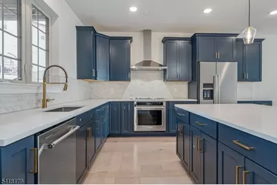 14 Marigold Ct, Warren Township, NJ 07059 - Photo 3