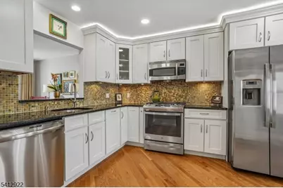 247 Crescenzi Ct, West Orange Township, NJ 07052 - Photo 11