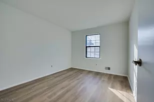 7107 Hana Rd, Edison Twp., NJ 08817 - Photo 23