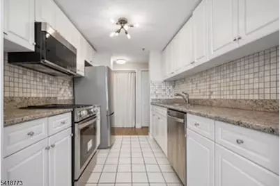 100 Old Palisade Rd #1410, Fort Lee, NJ 07024 - Photo 5