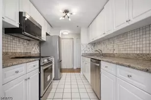 100 Old Palisade Rd, Fort Lee, NJ 07024 - Photo 5