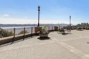 100 Old Palisade Rd, Fort Lee, NJ 07024 - Photo 13