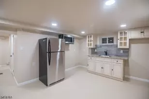 625 Park Ave, East Orange, NJ 07017 - Photo 15