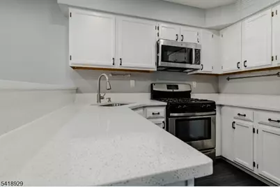 203 Concord Pl, North Brunswick Township, NJ 08902 - Photo 3