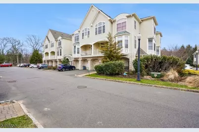 204 Edmonton Ct, Livingston Twp., NJ 07039 - Photo 1