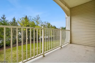 204 Edmonton Ct, Livingston Twp., NJ 07039 - Photo 9