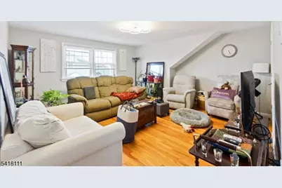 154 Orchard St, Elmwood Park, NJ 07407 - Photo 5