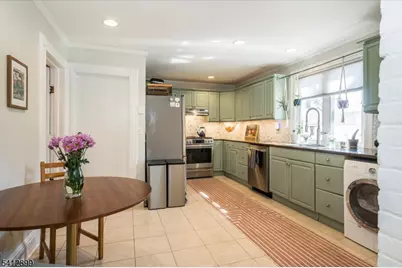 41 Montague Pl #2, Montclair Twp., NJ 07042 - Photo 21