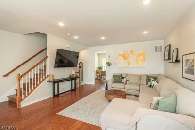 94 Albert Ct, Randolph Township, NJ 07869 - Photo 5