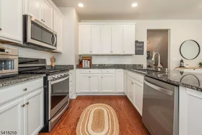 94 Albert Ct, Randolph Township, NJ 07869 - Photo 9