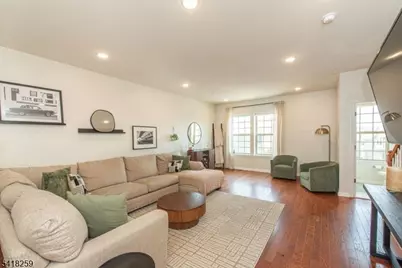 94 Albert Ct, Randolph Township, NJ 07869 - Photo 3