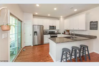 94 Albert Ct, Randolph Township, NJ 07869 - Photo 7