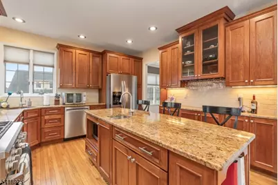 166 Preakness Cir, Branchburg Township, NJ 08876 - Photo 17