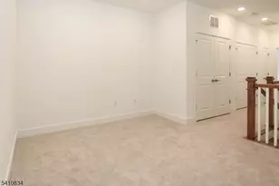 71 Veterans Wy, Morris Plains, NJ 07950 - Photo 11