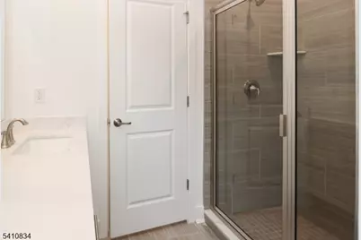 71 Veterans Way, Morris Plains, NJ 07950 - Photo 15