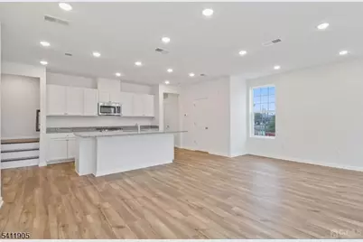 735 Station Rd #1, Dunellen, NJ 08812 - Photo 3