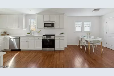 2210 Stecher Ave, Union Township, NJ 07083 - Photo 7