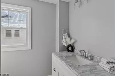 2210 Stecher Ave, Union Township, NJ 07083 - Photo 13